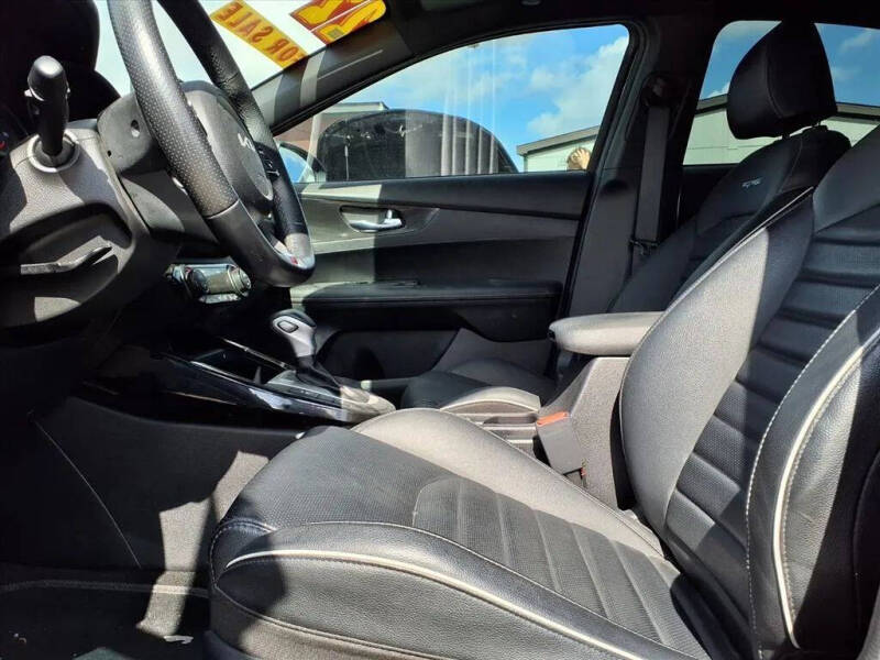 2022 Kia Forte GT Line