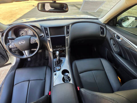 2015 Infiniti Q50 Premium