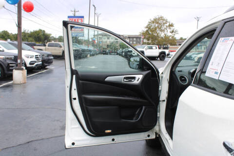 2020 Nissan Pathfinder SL