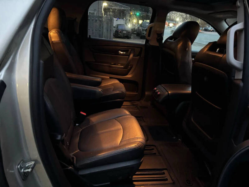 2013 GMC Acadia SLE-2