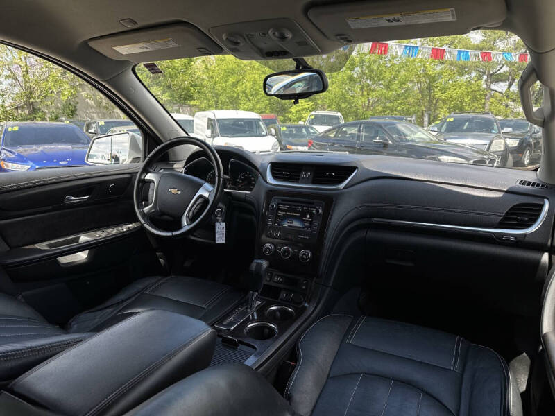 2017 Chevrolet Traverse LT