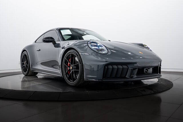 2025 Porsche 911 Carrera 4 GTS