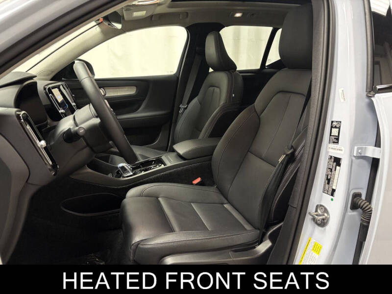 2026 Volvo XC40 B5 Plus