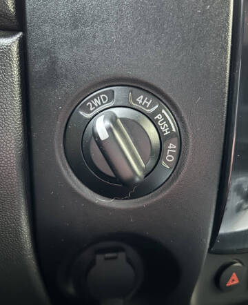 2014 Nissan Titan SV