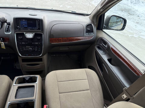 2012 Chrysler Town and Country Touring