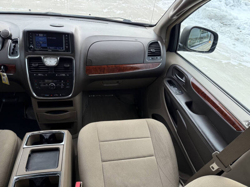 2012 Chrysler Town and Country Touring