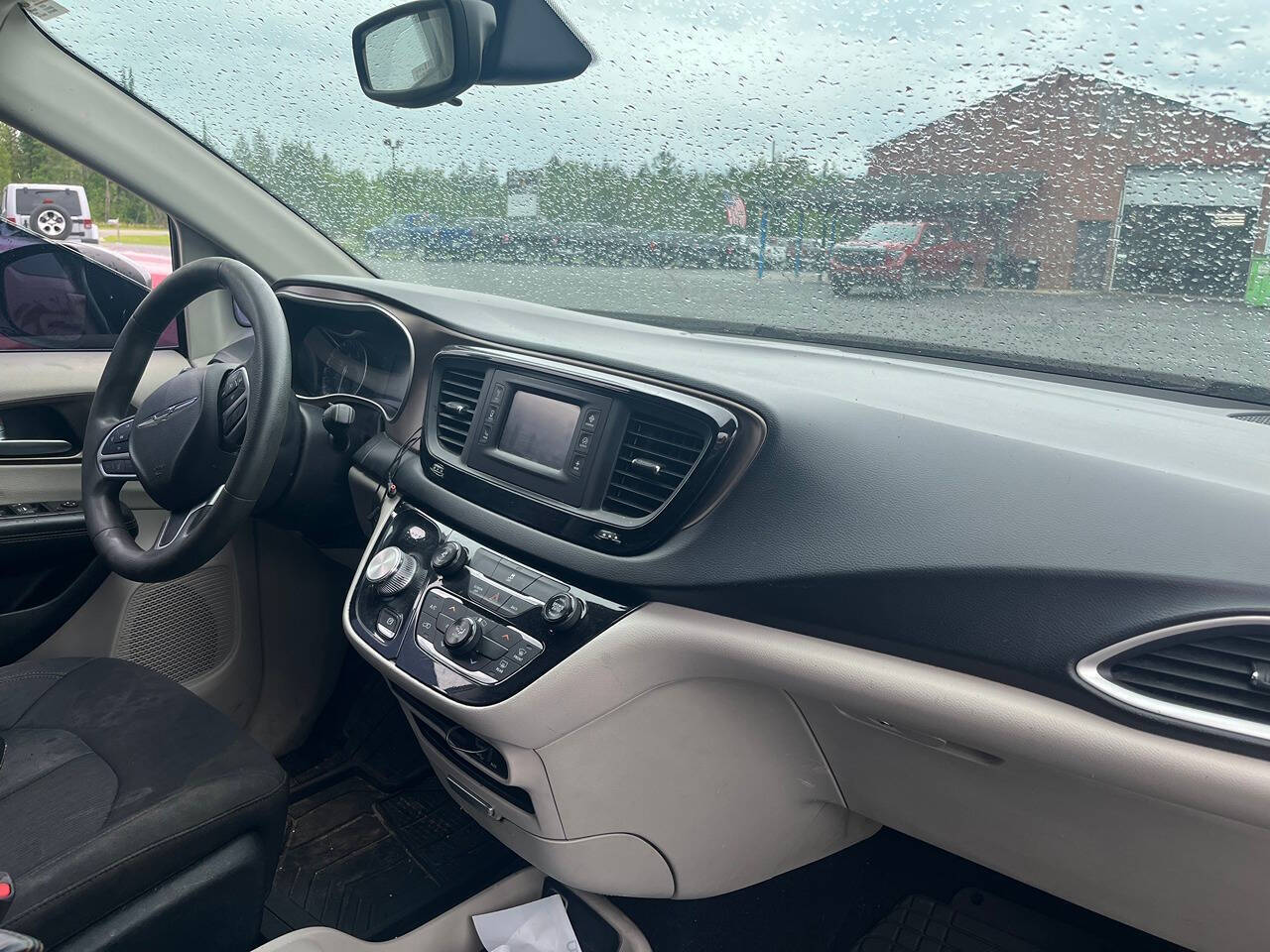 Gray 2017 Chrysler Pacifica LX LX 4dr Mini-Van 10