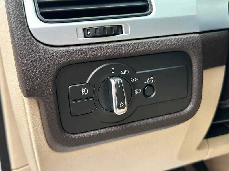 2013 Volkswagen Touareg VR6 Sport