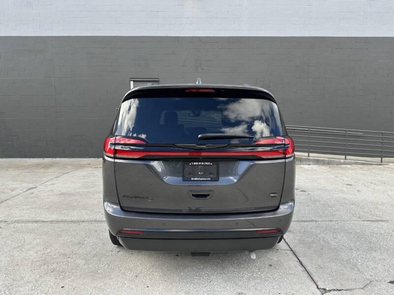 2021 Chrysler Pacifica Touring