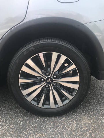 2020 Mitsubishi Outlander ES
