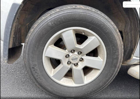 2011 Nissan Pathfinder LE