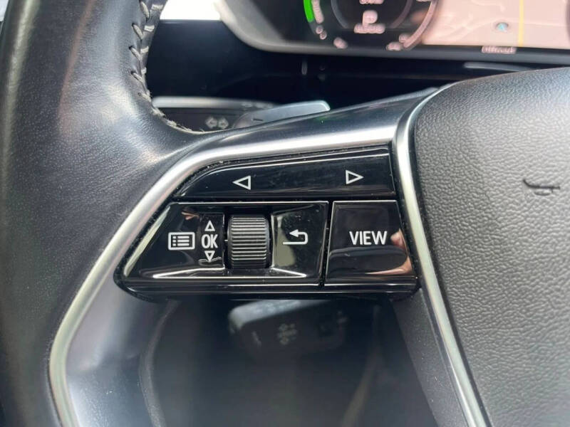 2019 Audi e-tron quattro Prestige