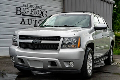 2011 Chevrolet Avalanche for sale at Big Frog Auto in Cleveland TN