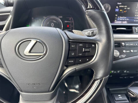 2021 Lexus ES 300h