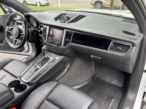 2016 Porsche Macan S