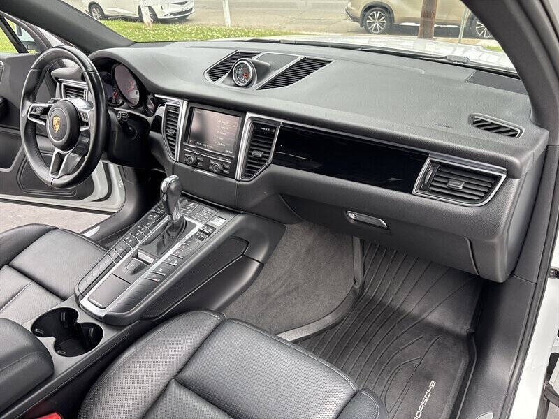 2016 Porsche Macan S