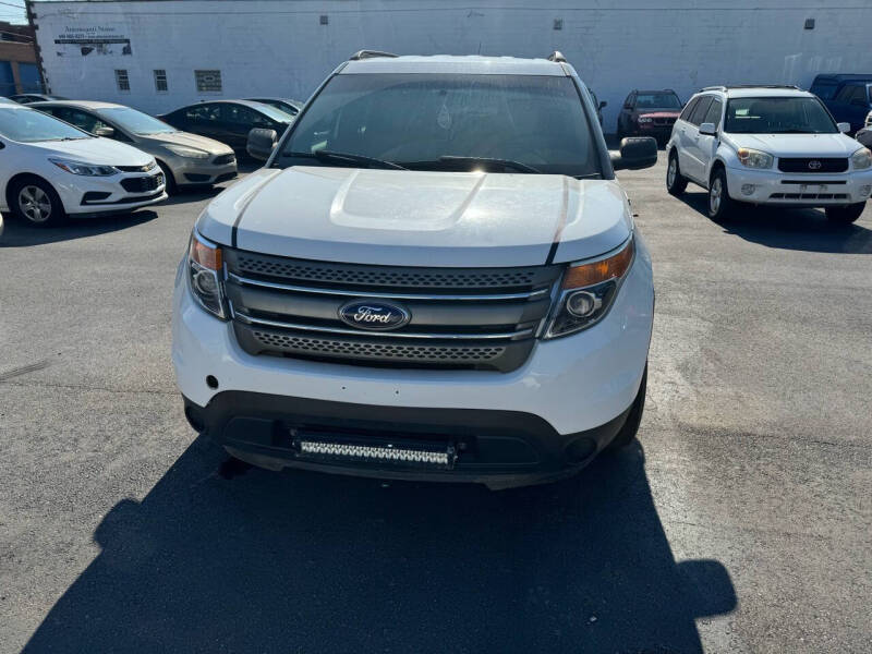 2013 Ford Explorer Base photo 2