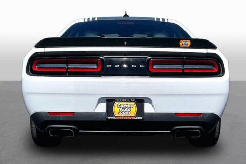 2017 Dodge Challenger 392 HEMI Scat Pack Shaker