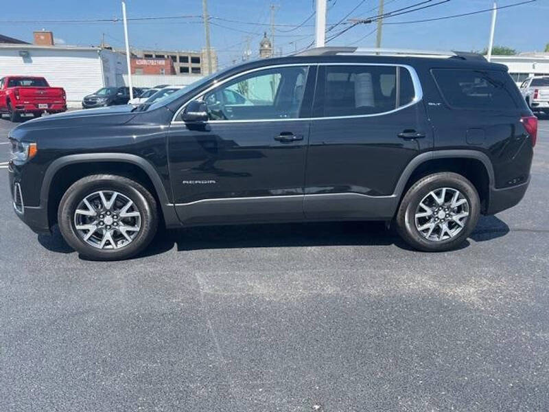 2023 GMC Acadia SLT
