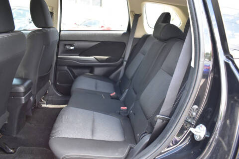 2018 Mitsubishi Outlander ES