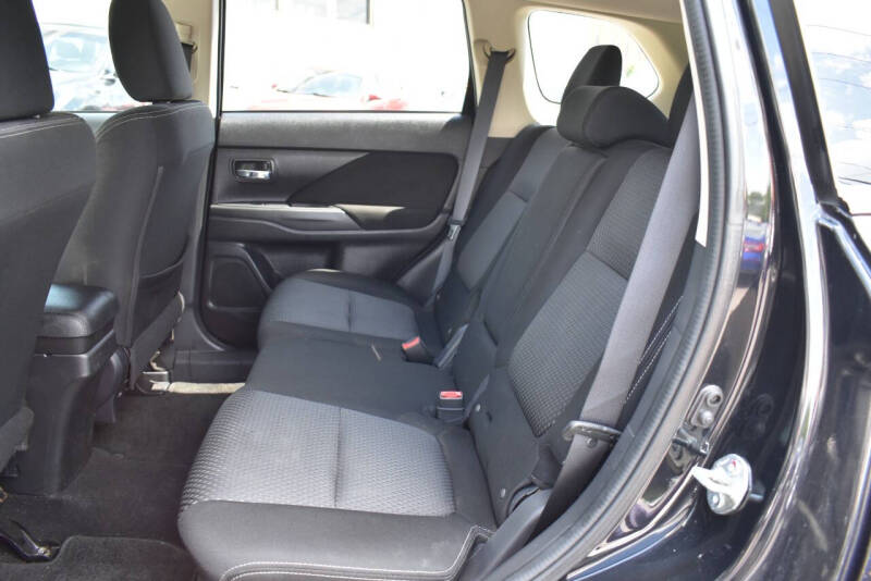 2018 Mitsubishi Outlander ES