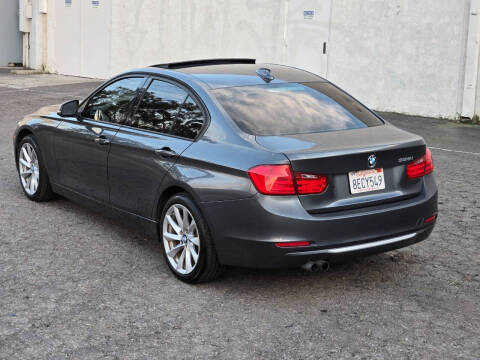 2012 BMW 3 Series 328i