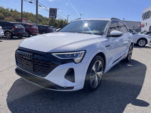 2024 Audi Q8 e-tron quattro Premium