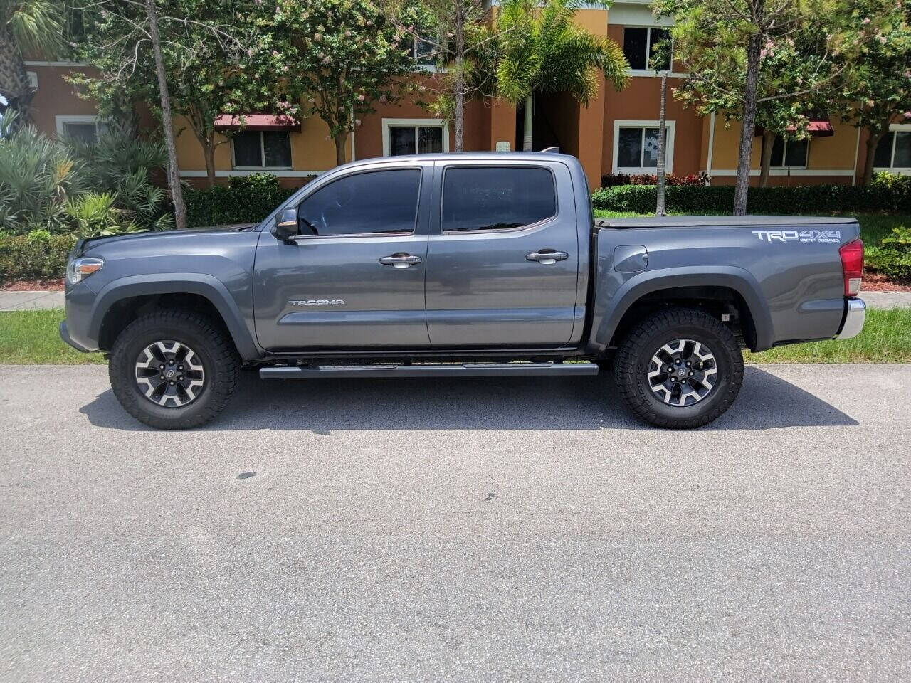 2016 Toyota Tacoma Pickup - $27,950