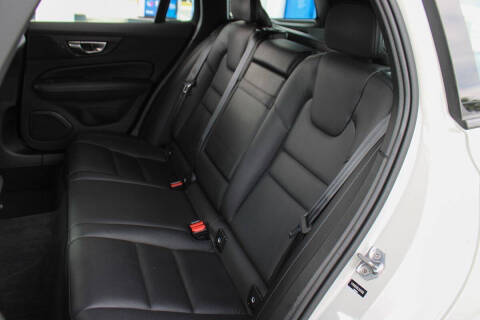 2020 Volvo V60 T5 Momentum