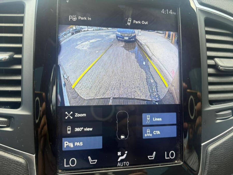 2019 Volvo XC90 T6 Momentum