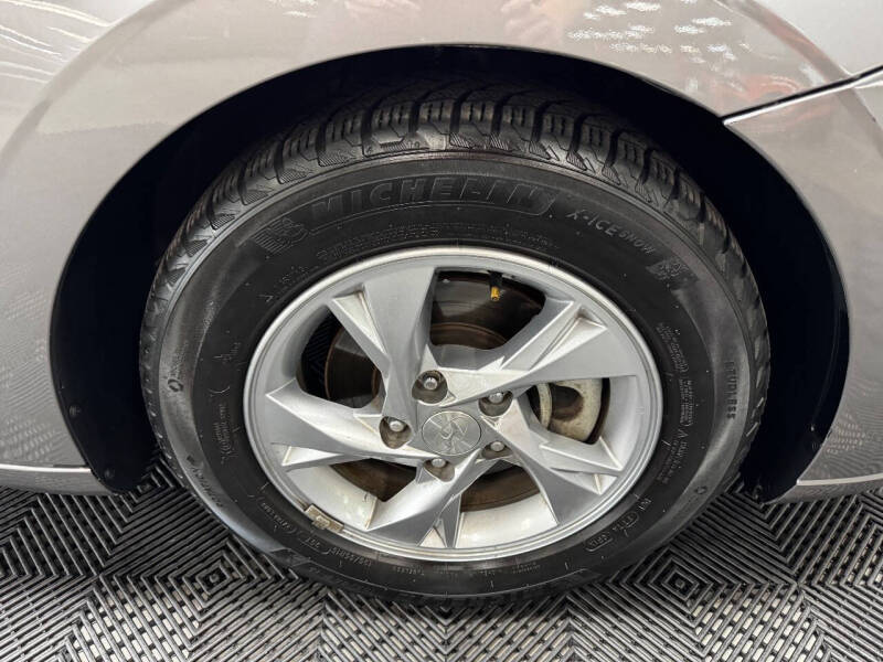 2021 Hyundai Elantra SE