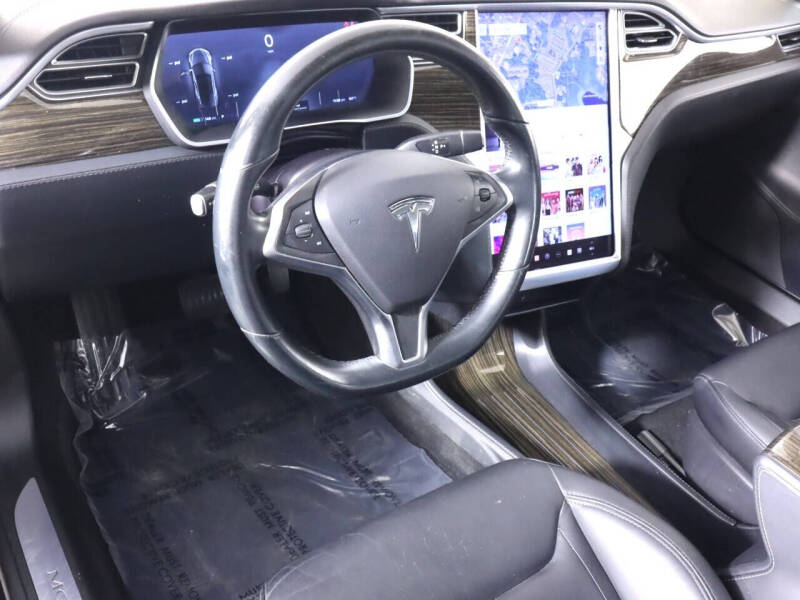 2015 Tesla Model S 70D