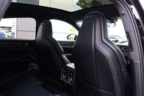 2021 Porsche Cayenne GTS Coupe