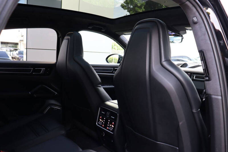 2021 Porsche Cayenne GTS Coupe