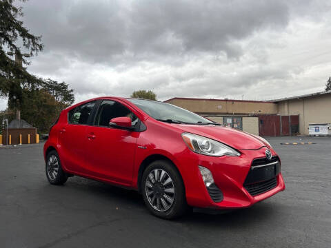 2016 Toyota Prius c Persona Special Edition
