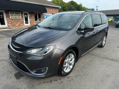 2017 Chrysler Pacifica for sale at Auto Choice in Belton MO