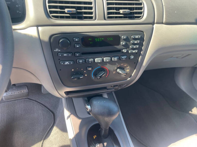 2003 Ford Taurus SES