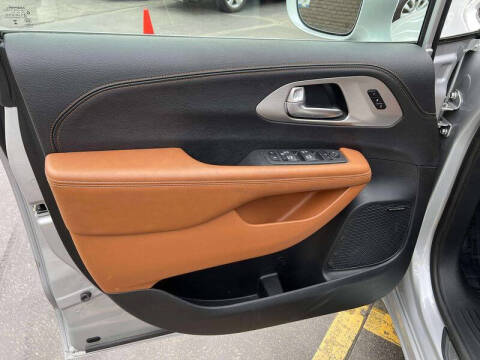 2024 Chrysler Pacifica Pinnacle