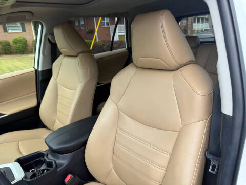 2019 Toyota RAV4 XLE Premium