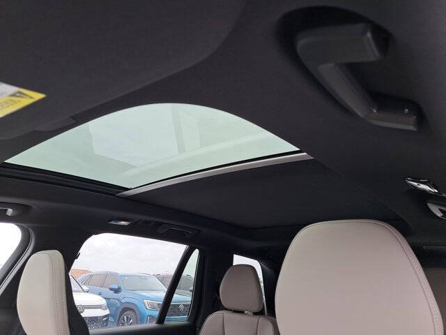 2026 Volvo XC90 T8 Plus 7P