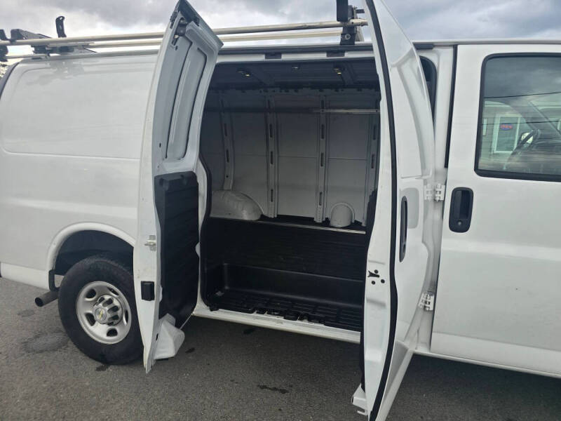 2022 Chevrolet Express 2500