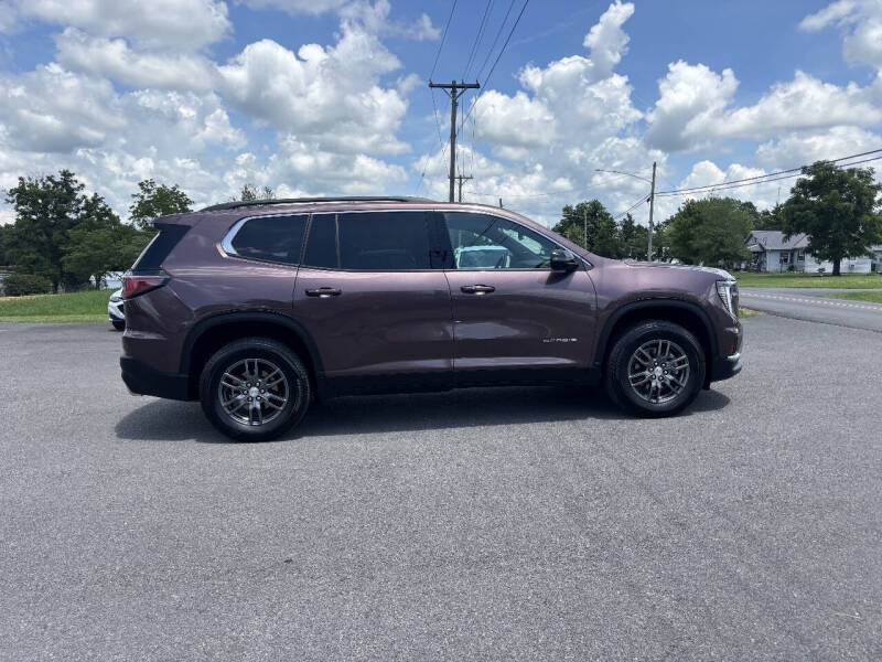 2025 GMC Acadia Elevation