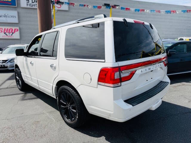 2016 Lincoln Navigator Select