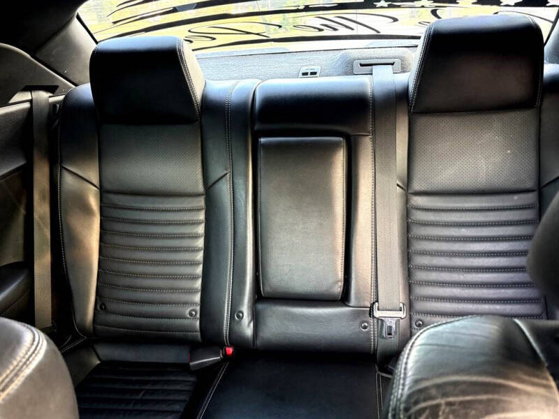 2014 Dodge Challenger R/T Plus