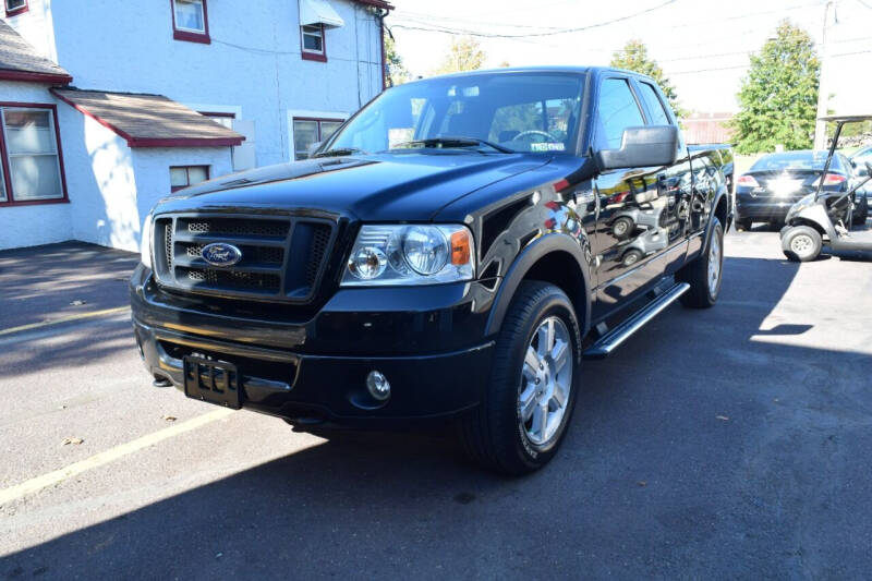 2006 Ford F-150 for sale at L&J AUTO SALES in Birdsboro PA
