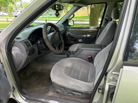 2004 Ford Explorer XLT