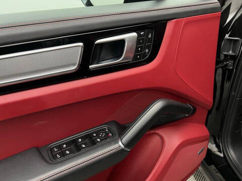 2023 Porsche Cayenne Coupe Platinum Edition