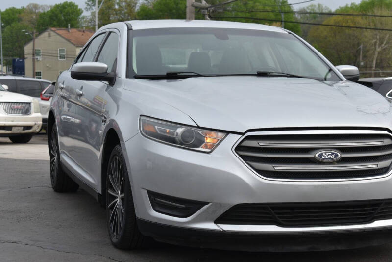 2015 Ford Taurus SEL