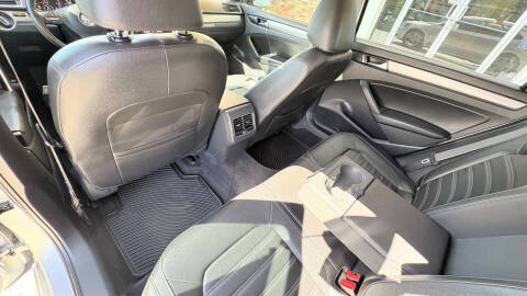 2015 Volkswagen Passat 1.8T SE