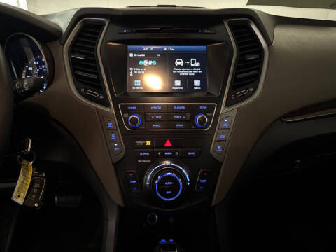 2017 Hyundai Santa Fe SE